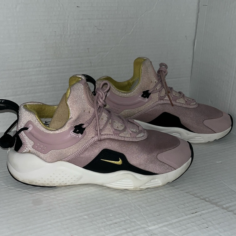 Nike Air Huarache City Move Plum Chalk womens size 9 athletic lace up shoes